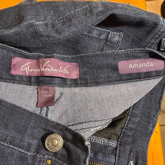 Gloria Vanderbilt Amanda Jeans - Picture 2 of 7
